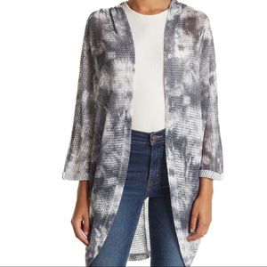 VINCE CAMUTO Tie-Dye 3/4 Sleeve Open Knit Cocoon Cardigan in black/white